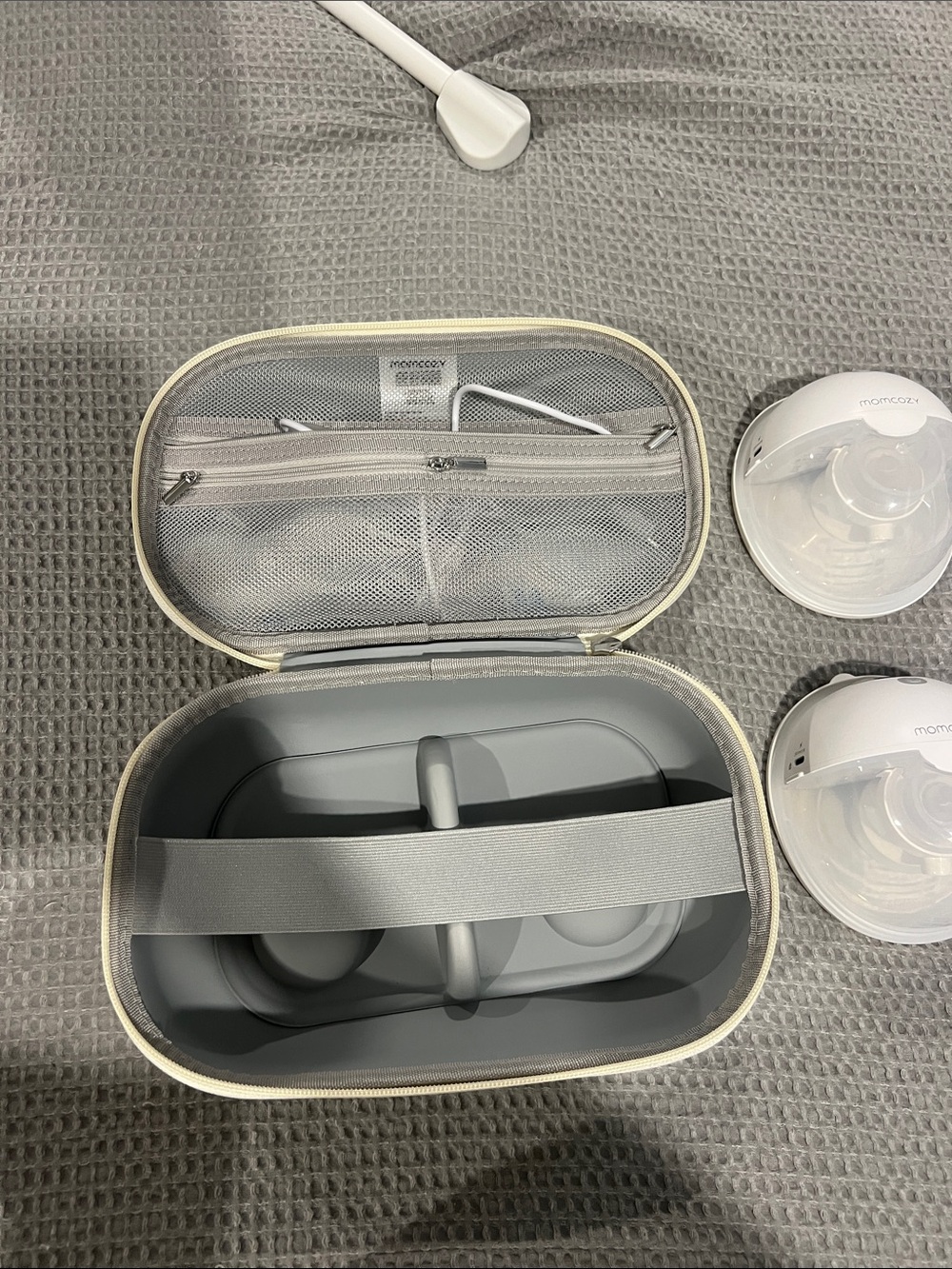 Momcozy Breast Pumps - Picture 5 of 7